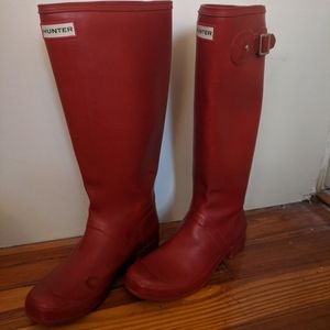 Red hunter rainboots